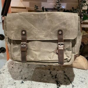 Men's Tan Messenger Bag